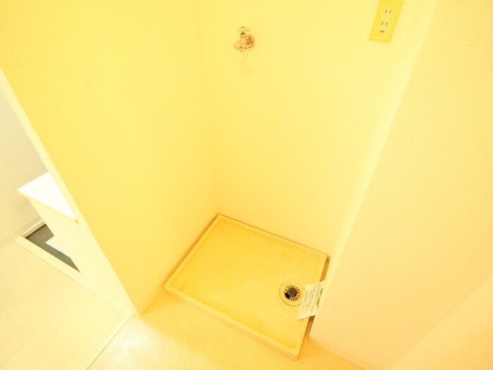 物件内観写真20　(洗濯機置場)