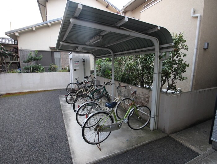 物件外観写真5　(駐輪場)