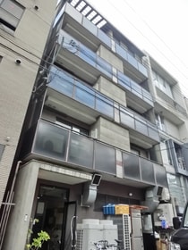 ﾌｧｰｽﾄｺｰﾄ七条烏丸の外観写真