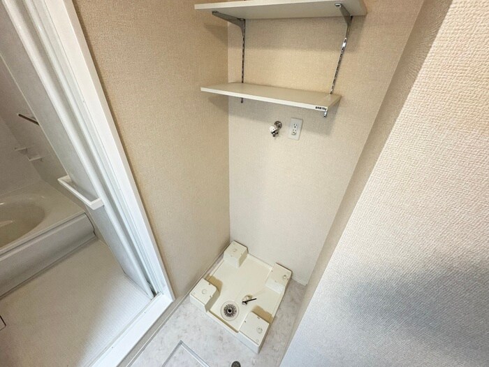 物件内観写真11　(洗濯機置場)