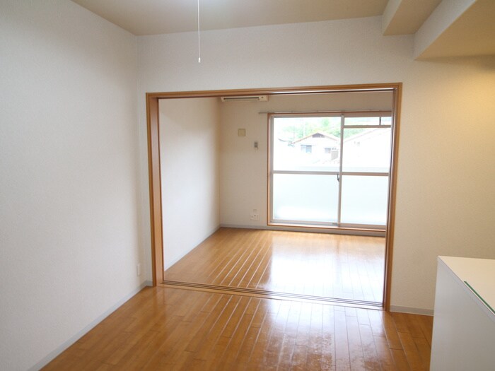 物件内観写真7　(居室)