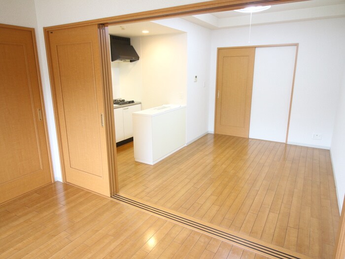 物件内観写真8　(居室)