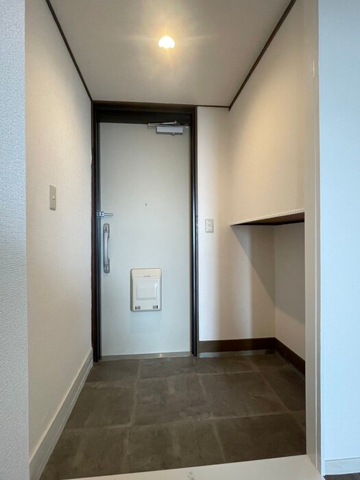 物件内観写真13　(玄関)