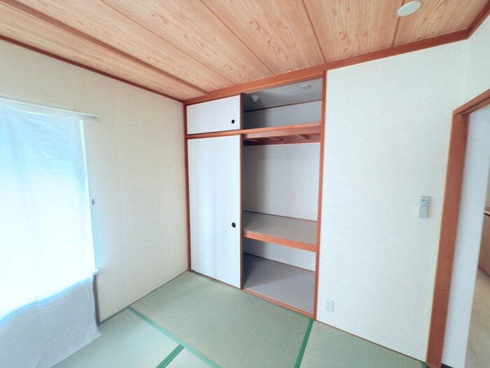 物件内観写真12　(収納)