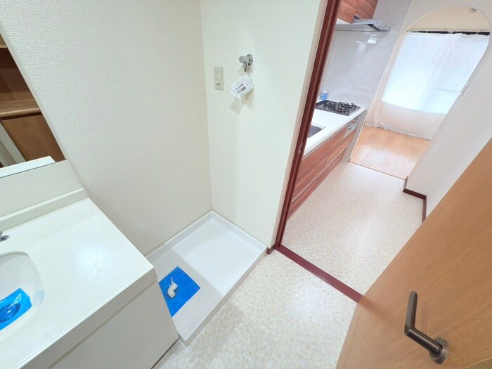 物件内観写真18　(洗濯機置場)