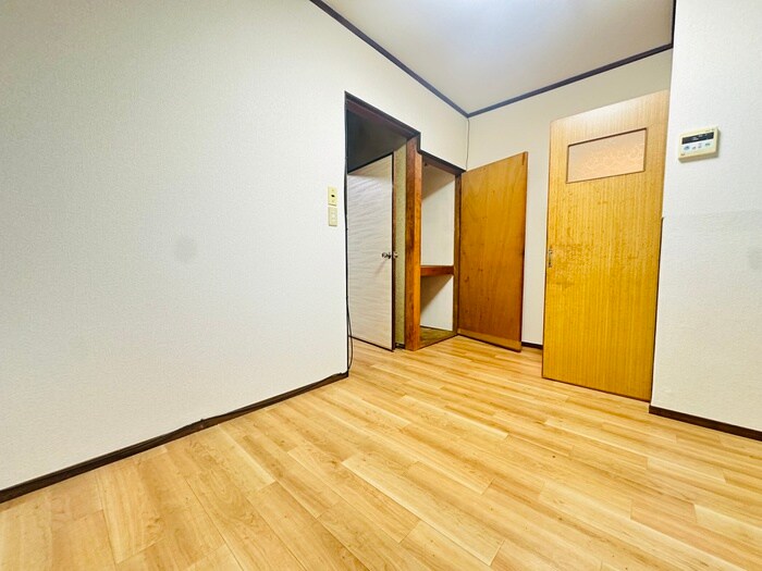 物件内観写真11　(居室)
