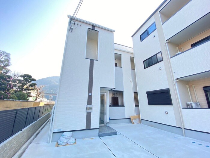 物件外観写真1　(外観写真)