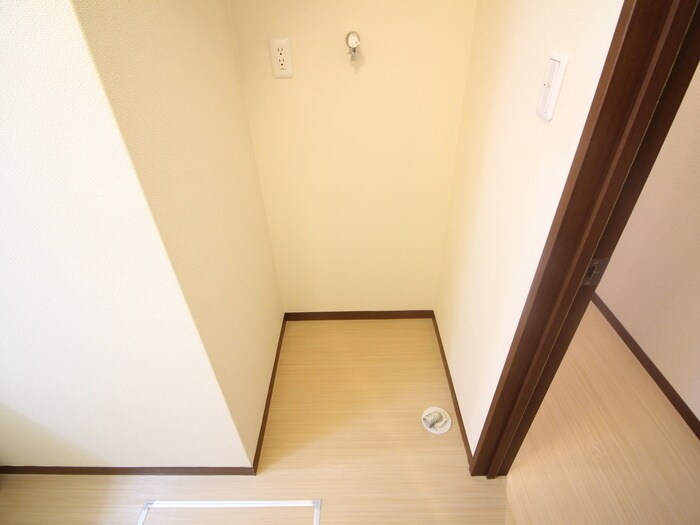 物件内観写真20　(洗濯機置場)