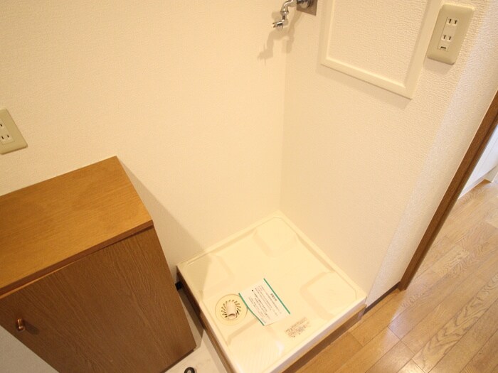 物件内観写真12　(洗濯機置場)