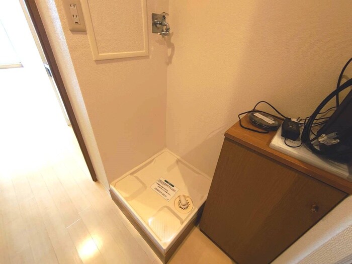 物件内観写真12　(洗濯機置場)