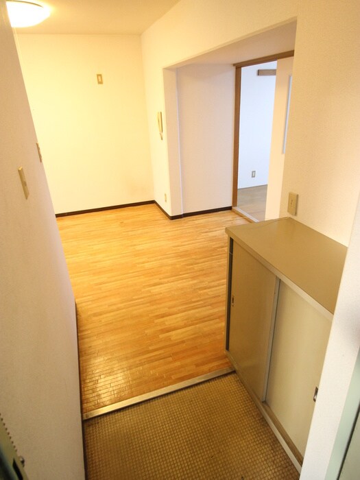 物件内観写真21　(玄関)