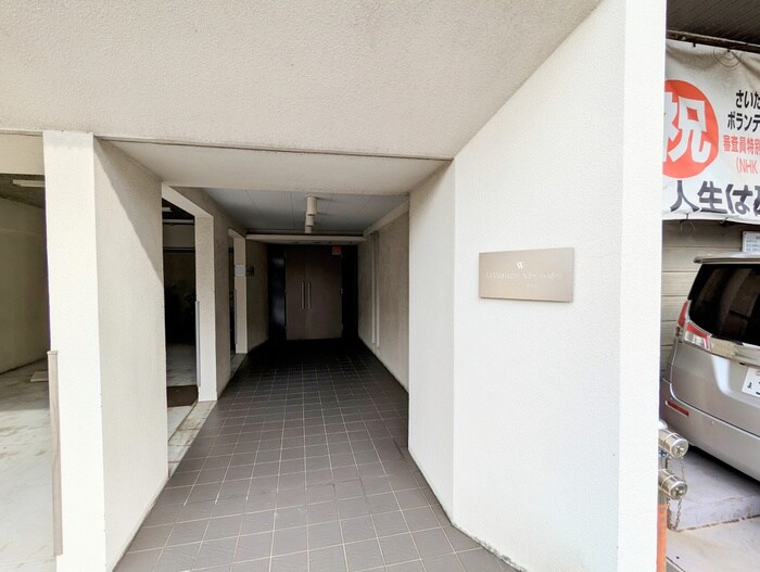 物件外観写真4　(エントランス部分)