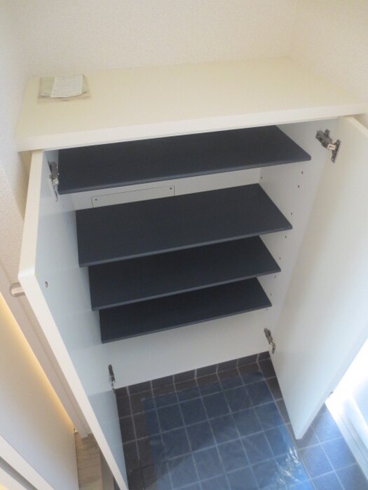 物件内観写真16　(玄関)