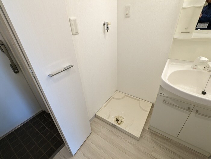 物件内観写真18　(洗濯機置場)