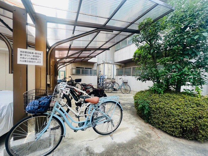 物件外観写真3　(駐輪場)