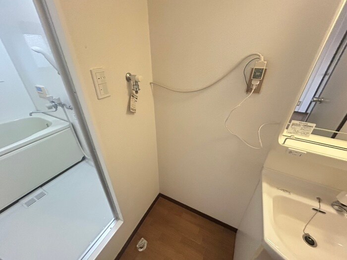 物件内観写真8　(洗濯機置場)