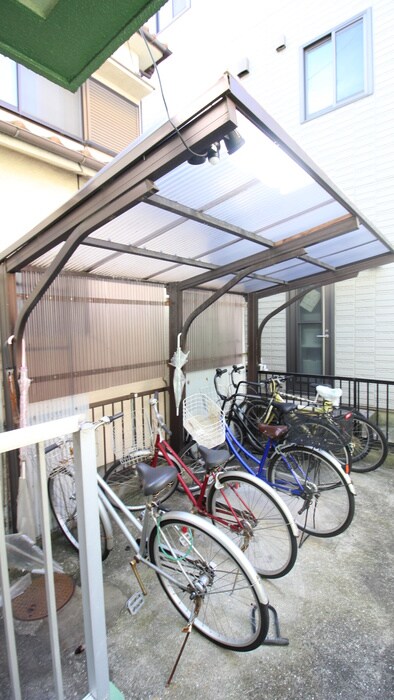 物件外観写真3　(駐輪場)