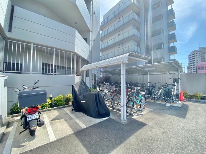 物件外観写真4　(駐輪場)