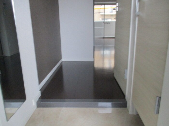 物件内観写真14　(玄関)