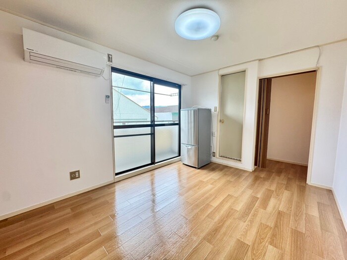 物件内観写真2　(居室)