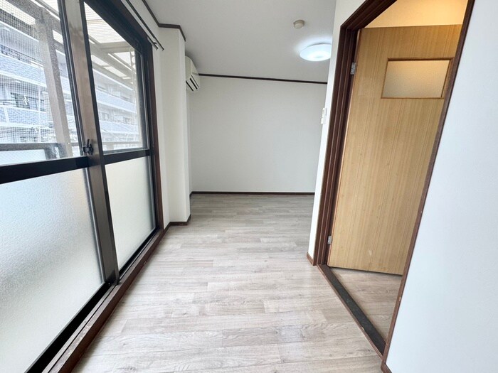 物件内観写真2　(居室)