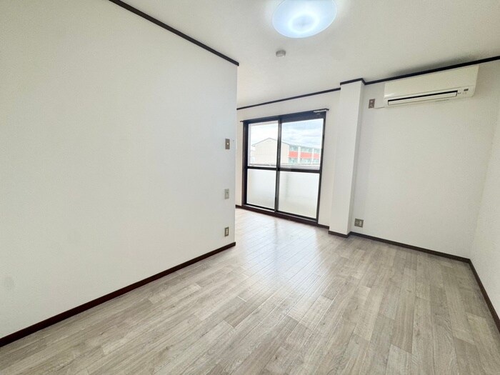 物件内観写真4　(居室)