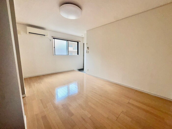 物件内観写真4　(居室)