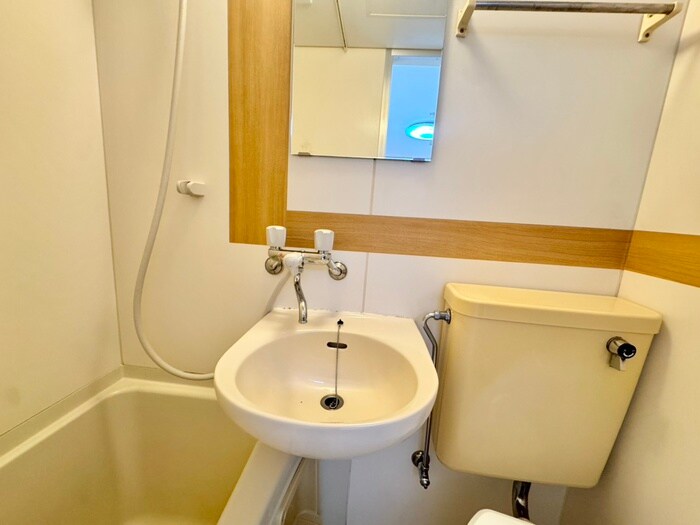 物件内観写真8　(洗面)