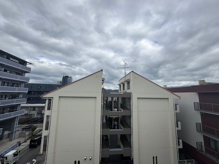 物件内観写真17　(室内からの展望)