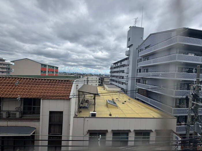 物件内観写真17　(室内からの展望)