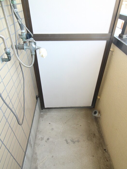 物件内観写真12　(洗濯機置場)