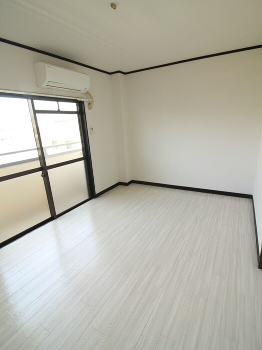 物件内観写真13　(居室)