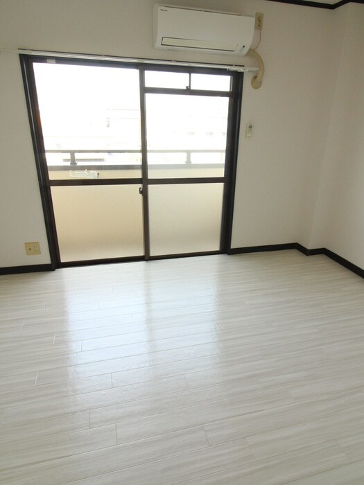 物件内観写真14　(居室)