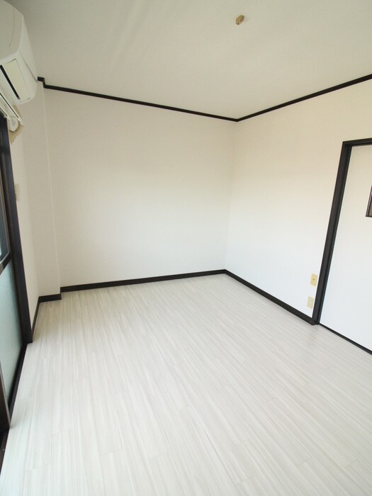 物件内観写真15　(居室)