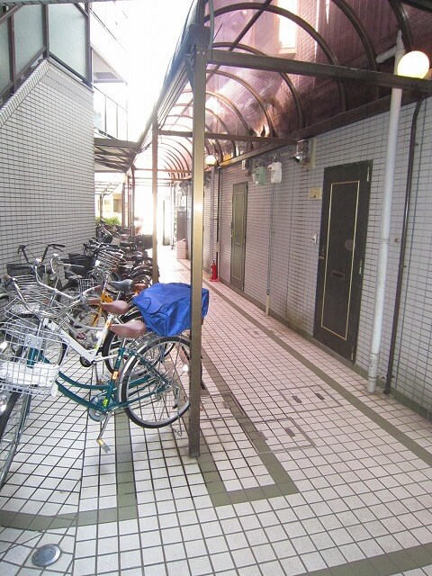 物件外観写真3　(駐輪場)