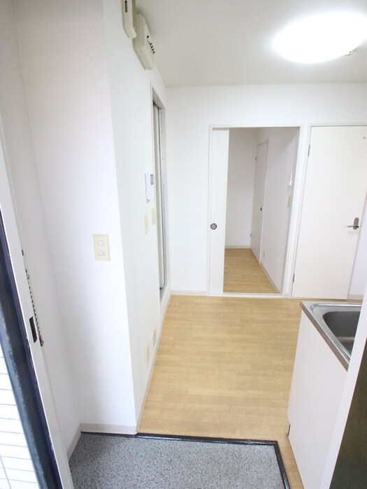 物件内観写真17　(玄関)