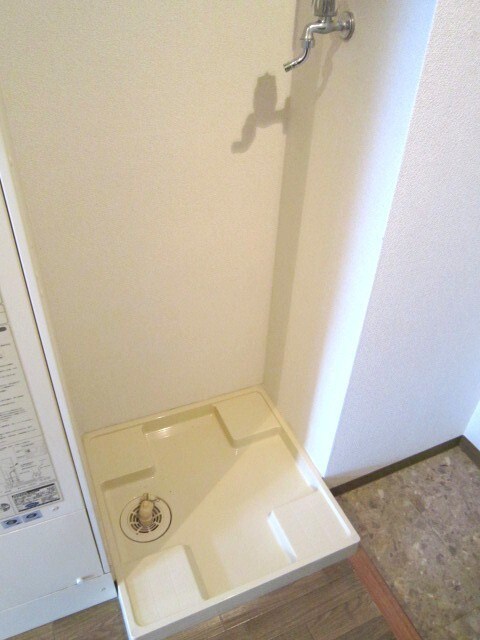 物件内観写真8　(洗濯機置場)