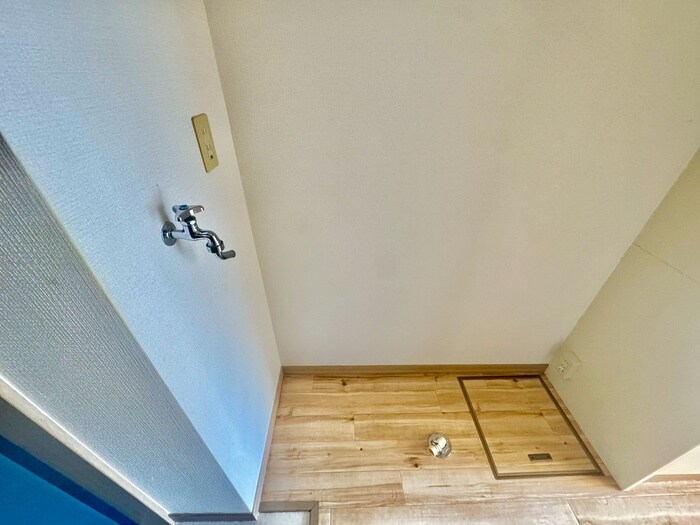 物件内観写真16　(洗濯機置場)