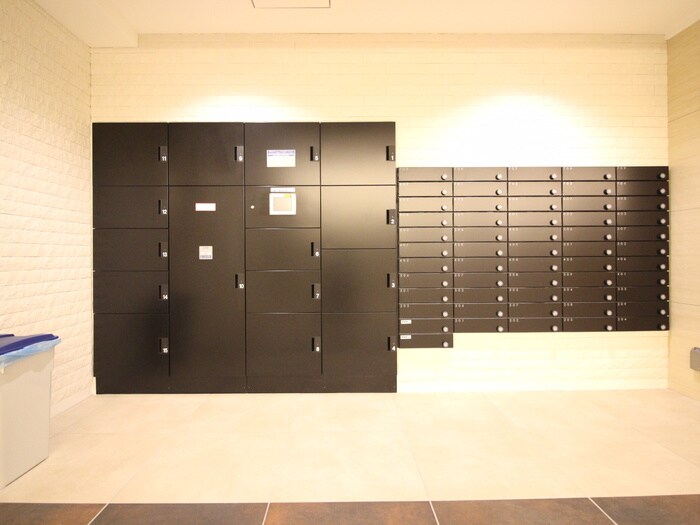 物件外観写真4　(エントランス部分)