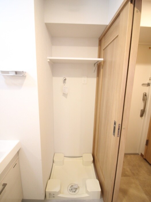 物件内観写真13　(洗濯機置場)