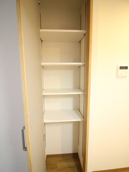 物件内観写真18　(収納)