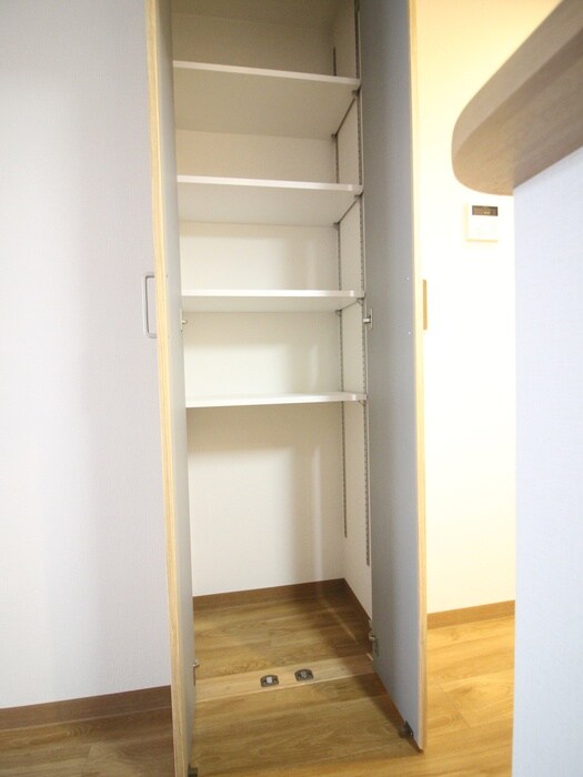 物件内観写真18　(収納)