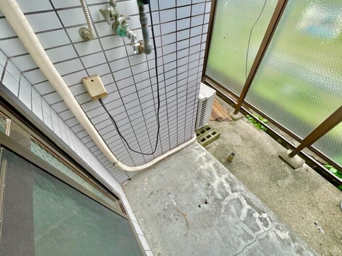 物件内観写真16　(洗濯機置場)