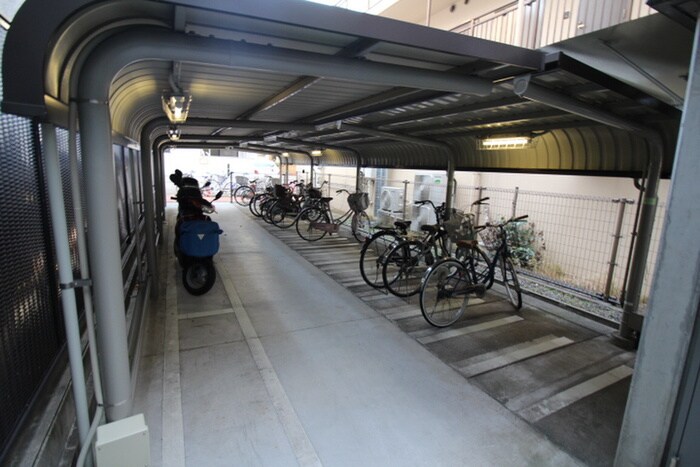 物件外観写真6　(駐輪場)