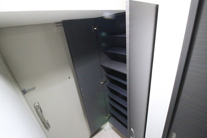 物件内観写真8　(靴箱)