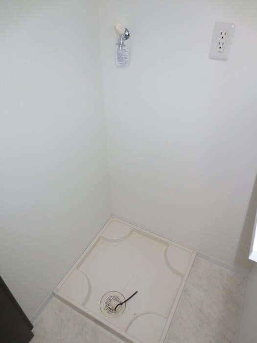 物件内観写真14　(洗濯機置場)