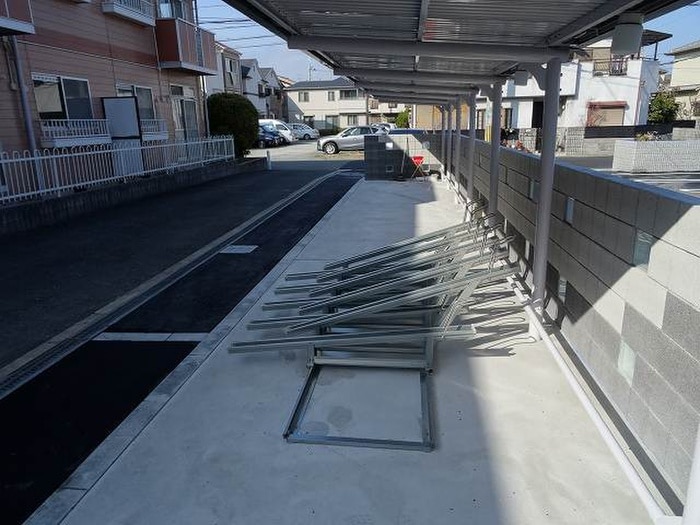 物件外観写真4　(駐輪場)