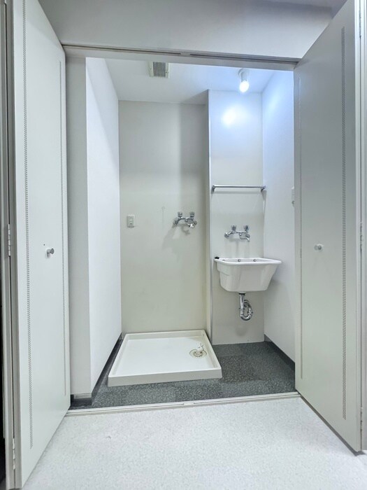 物件内観写真18　(洗濯機置場)