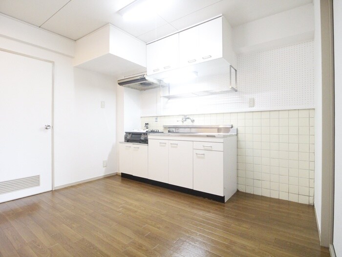 物件内観写真4　(居室)