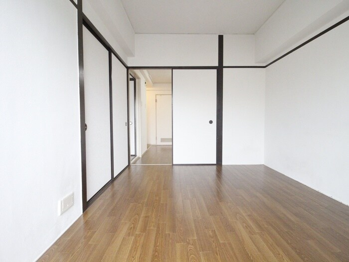 物件内観写真6　(居室)